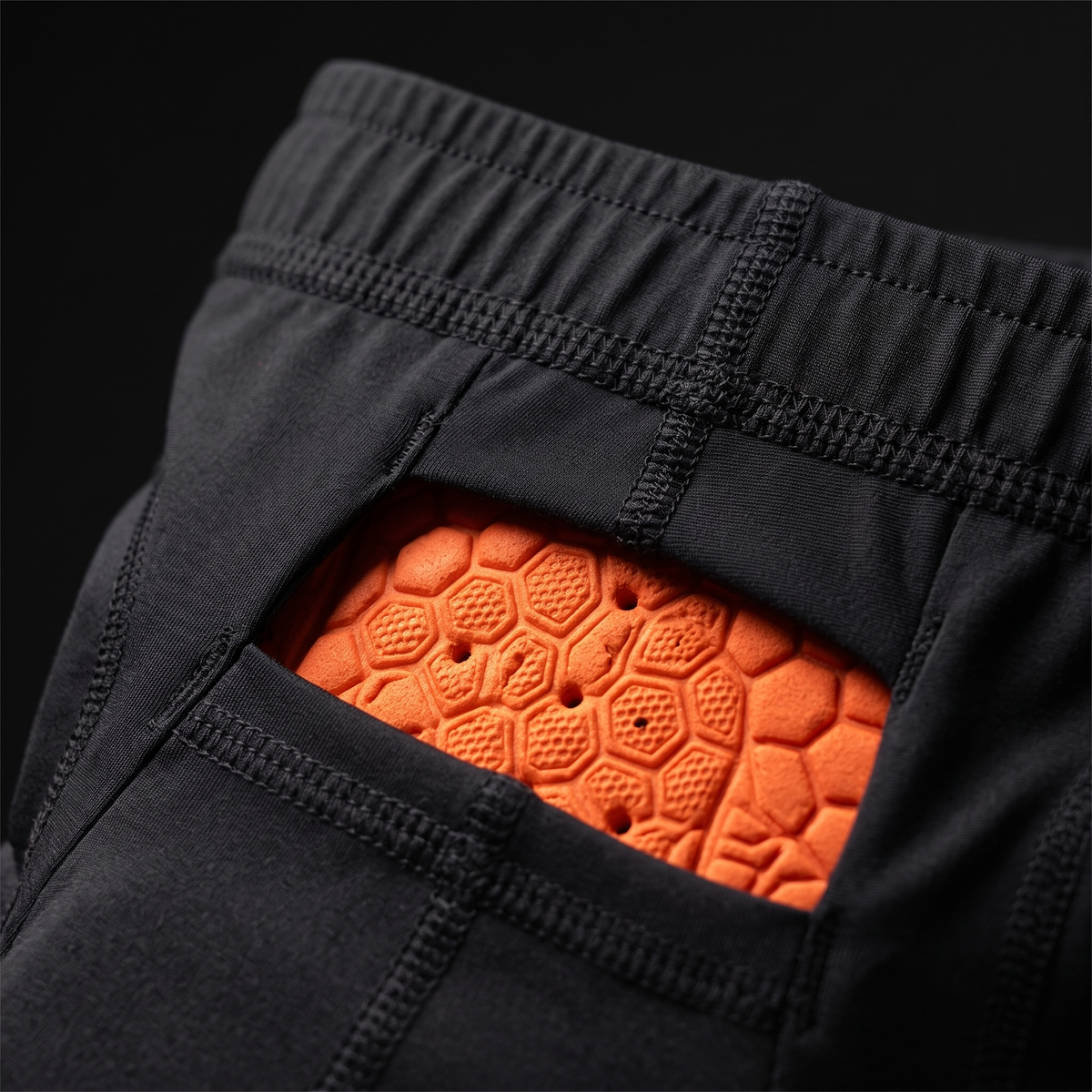 RideFlex™ — Il Pantaloncino Anti-Impatto per Motociclisti